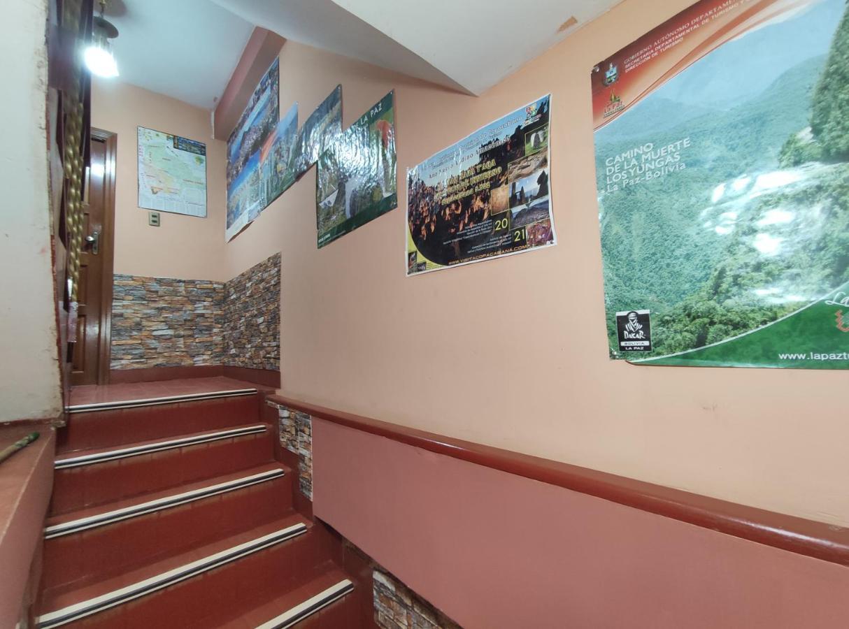 科帕卡巴纳Hostal Sol Y Luna住宿加早餐旅馆 外观 照片
