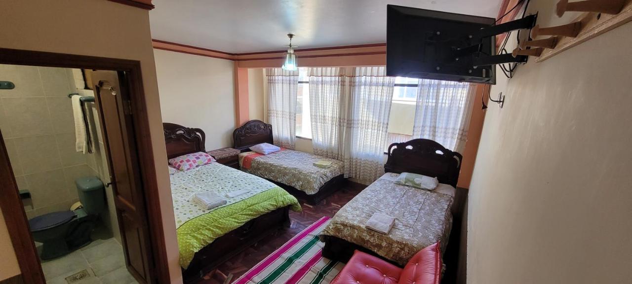 科帕卡巴纳Hostal Sol Y Luna住宿加早餐旅馆 外观 照片